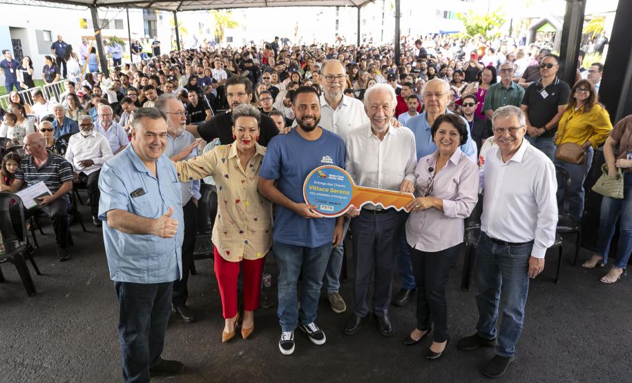 Com apoio do Estado, 512 famílias de Londrina passam a viver em casa própria