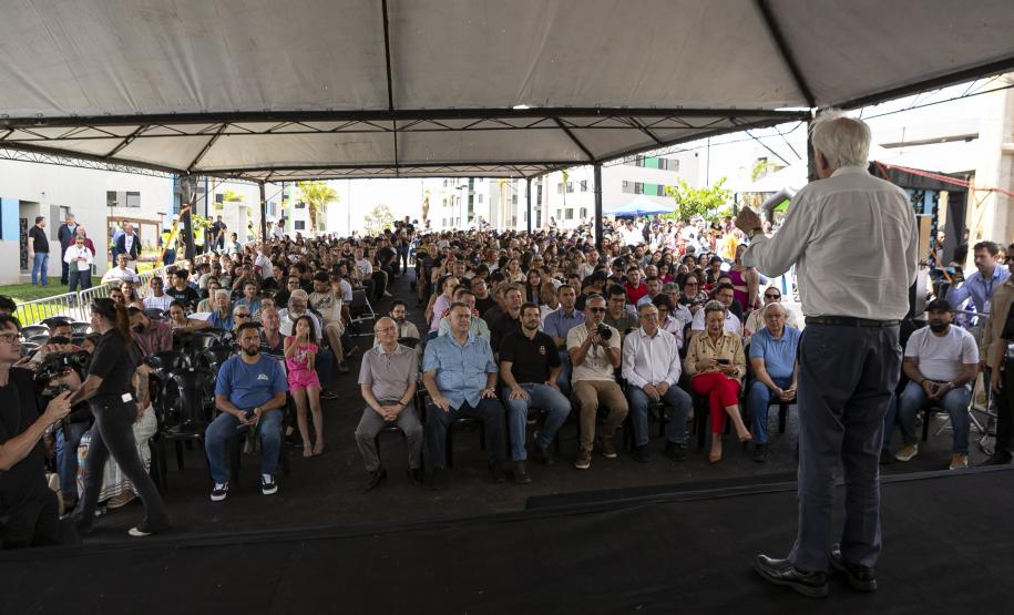Com apoio do Estado, 512 famílias de Londrina passam a viver em casa própria