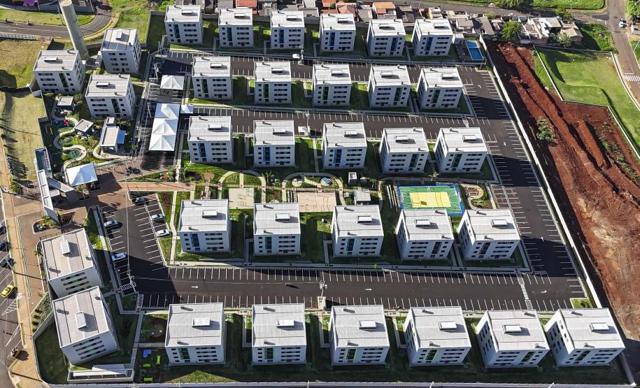 Com apoio do Estado, 512 famílias de Londrina passam a viver em casa própria
