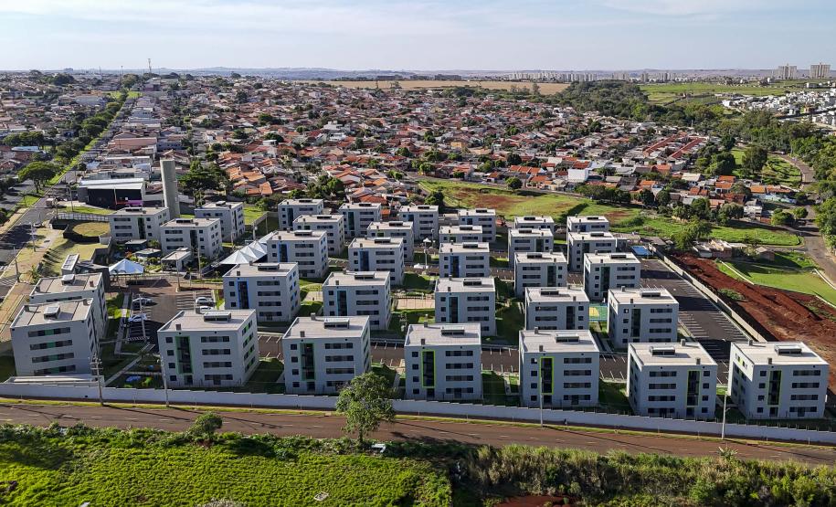 Com apoio do Estado, 512 famílias de Londrina passam a viver em casa própria