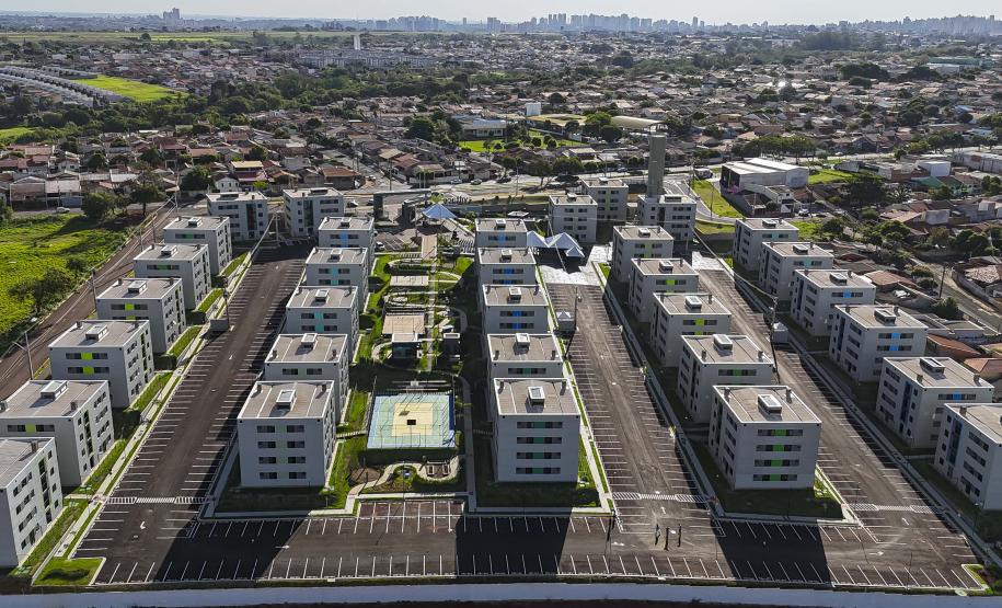 Com apoio do Estado, 512 famílias de Londrina passam a viver em casa própria