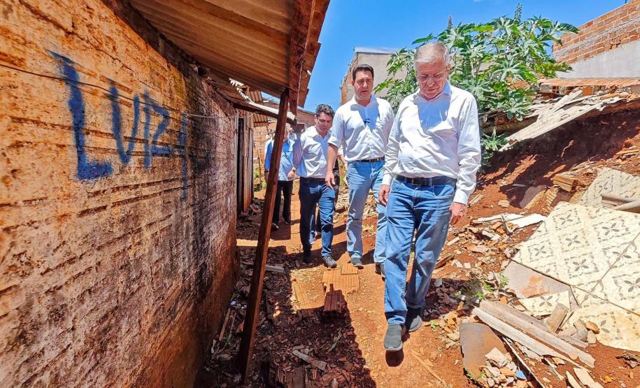 Estado entrega primeiros módulos sanitários do programa Banheiro em Casa em Ivaiporã