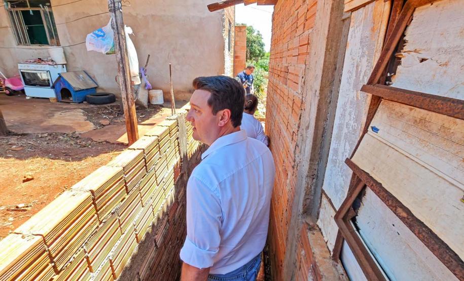 Estado entrega primeiros módulos sanitários do programa Banheiro em Casa em Ivaiporã