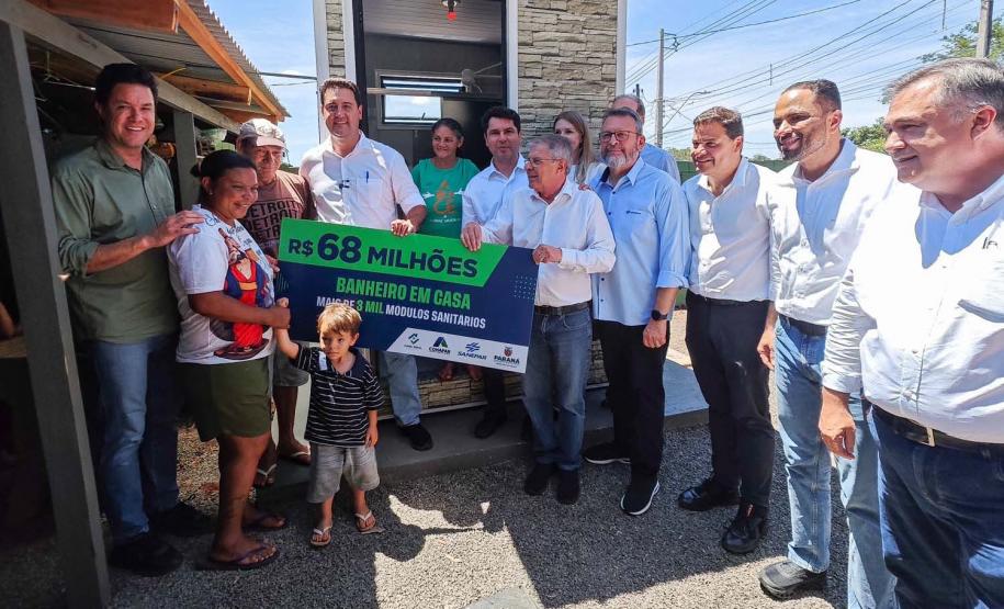 Estado entrega primeiros módulos sanitários do programa Banheiro em Casa em Ivaiporã