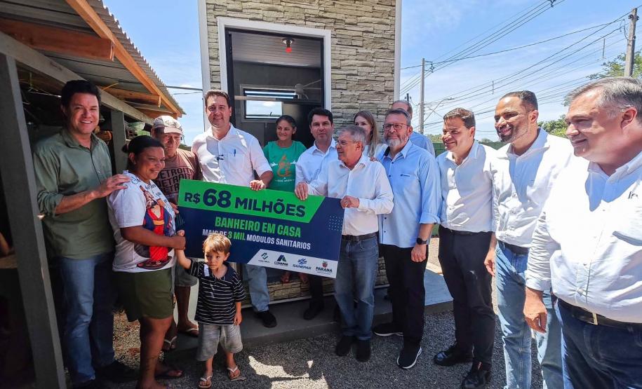 Estado entrega primeiros módulos sanitários do programa Banheiro em Casa em Ivaiporã