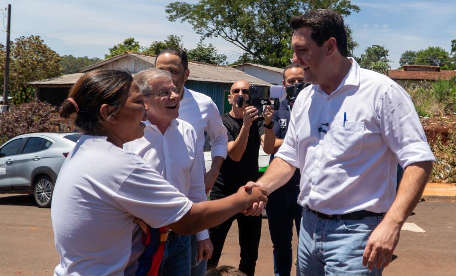 Estado entrega primeiros módulos sanitários do programa Banheiro em Casa em Ivaiporã
