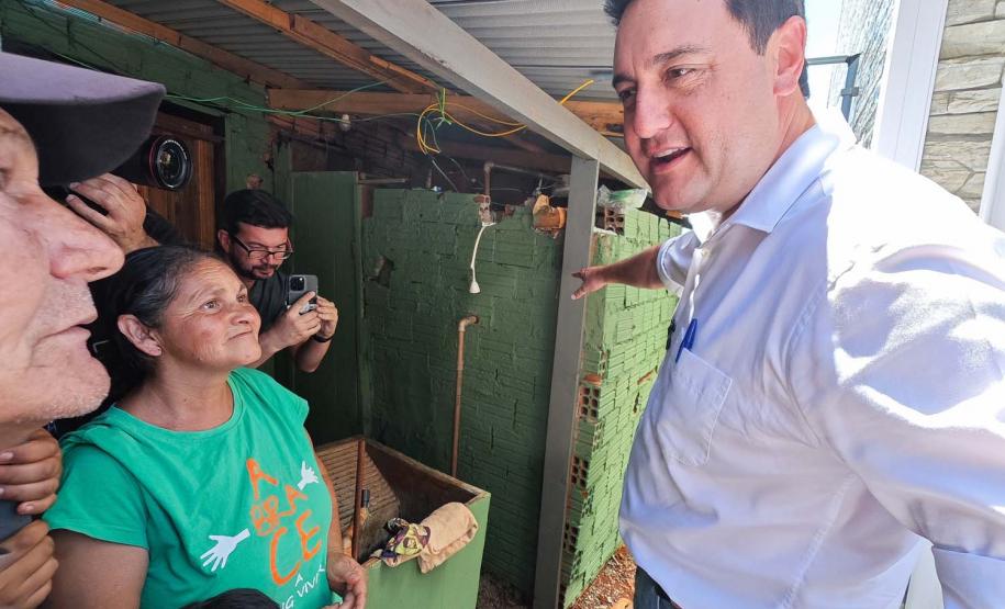 Estado entrega primeiros módulos sanitários do programa Banheiro em Casa em Ivaiporã