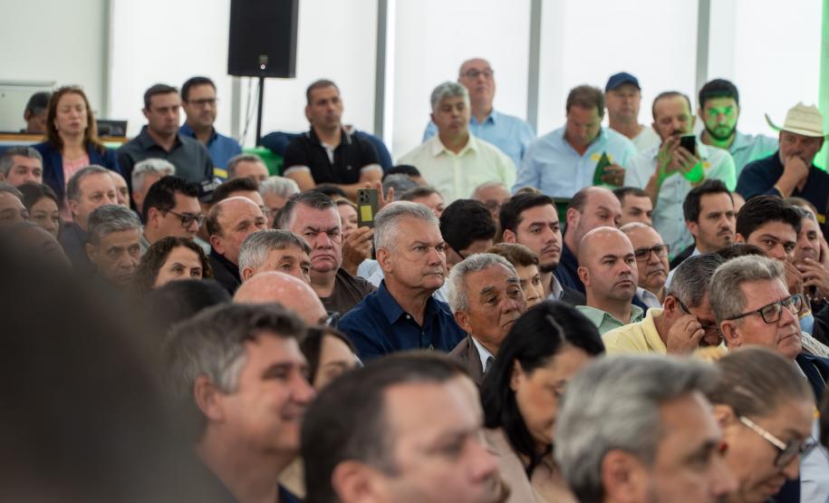 Governador anuncia R$ 533 milhões para construção de casas em 324 municípios