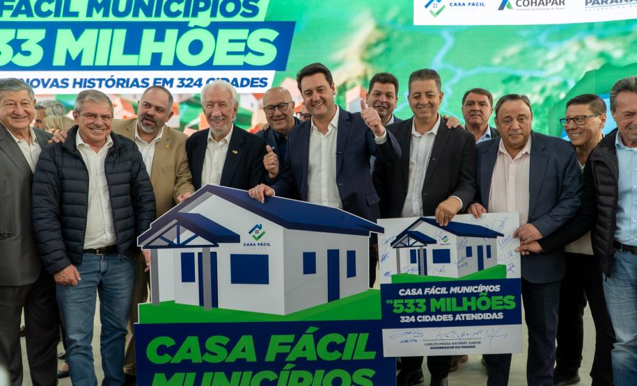 Governador anuncia R$ 533 milhões para construção de casas em 324 municípios