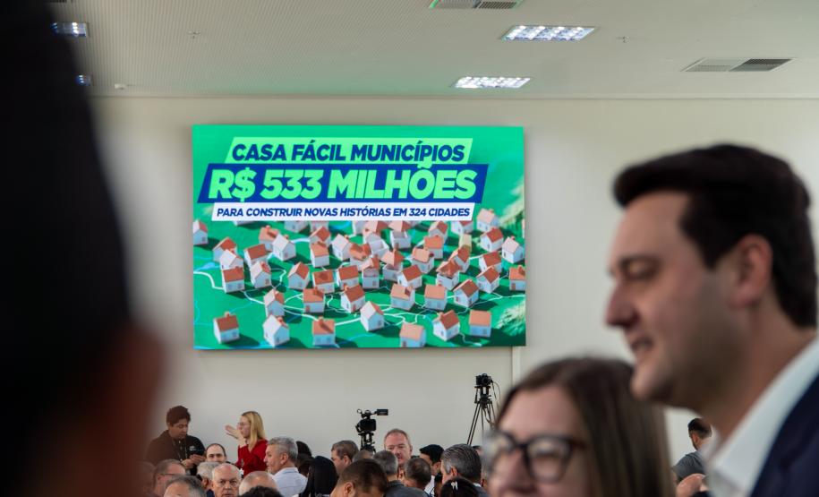 Governador anuncia R$ 533 milhões para construção de casas em 324 municípios