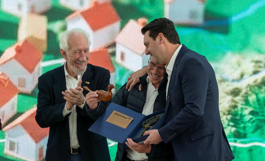 Governador anuncia R$ 533 milhões para construção de casas em 324 municípios