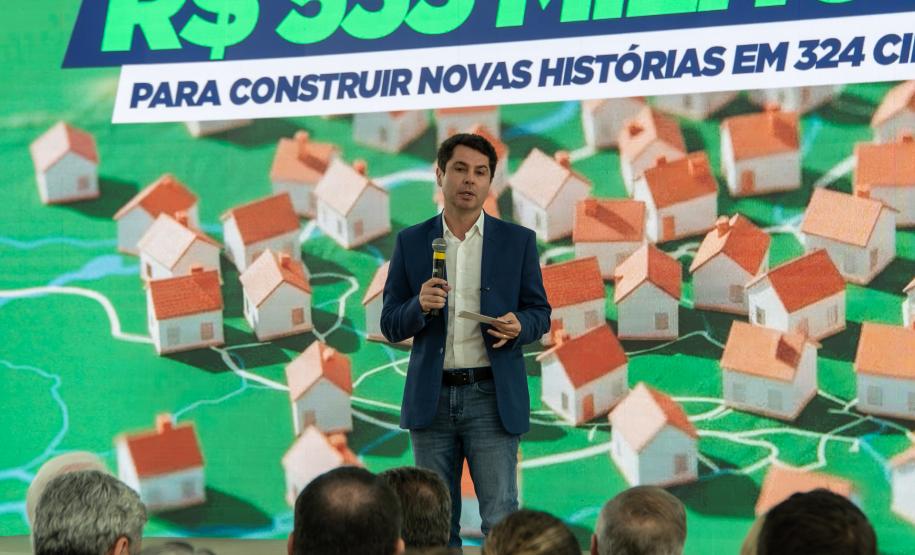 Governador anuncia R$ 533 milhões para construção de casas em 324 municípios