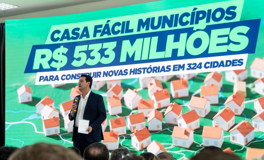 Governador anuncia R$ 533 milhões para construção de casas em 324 municípios
