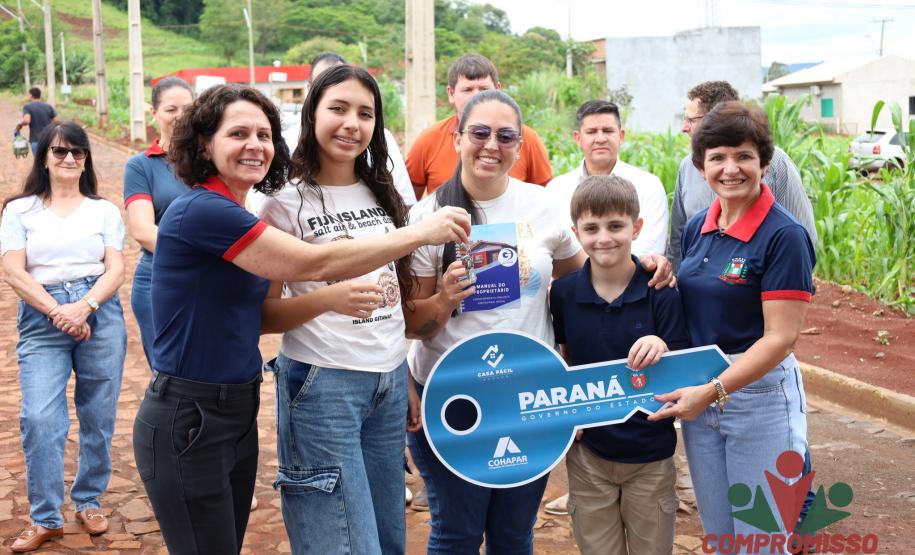 Em Missal, 41 famílias recebem as chaves de novas moradias financiadas pela Cohapar