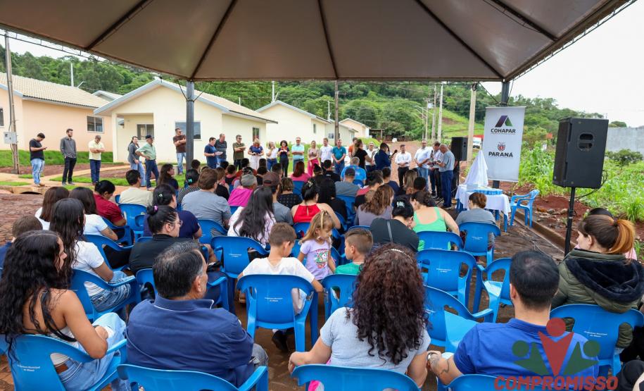 Em Missal, 41 famílias recebem as chaves de novas moradias financiadas pela Cohapar