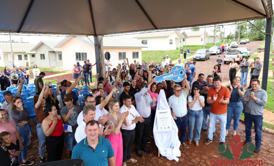 Em Missal, 41 famílias recebem as chaves de novas moradias financiadas pela Cohapar