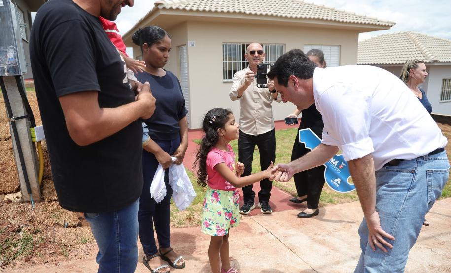 Com subsídio do Estado, Ratinho Junior entrega casas a 103 famílias de Rondon