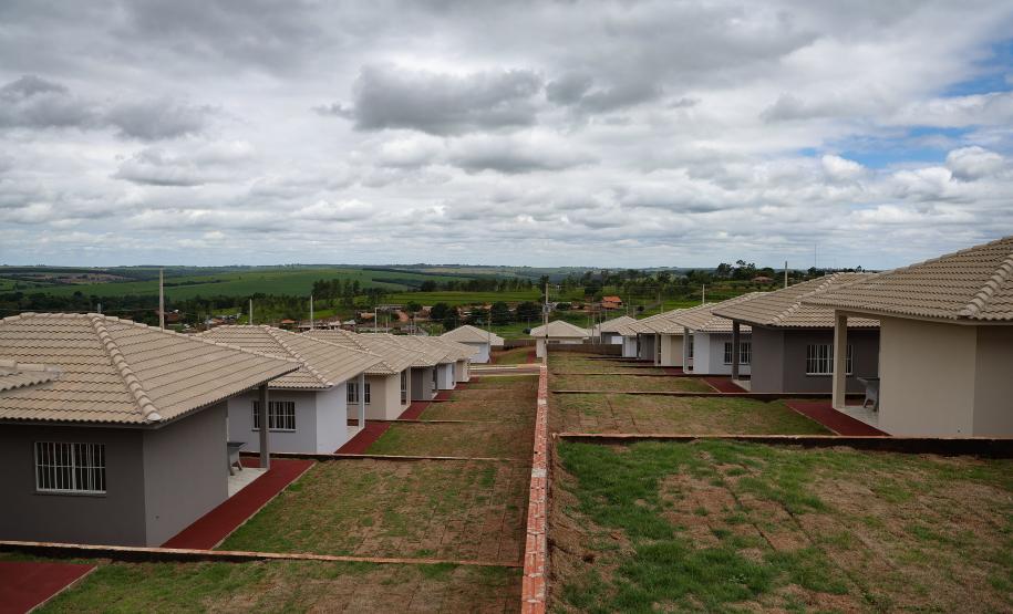 Com subsídio do Estado, Ratinho Junior entrega casas a 103 famílias de Rondon