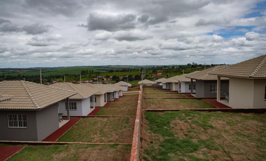 Com subsídio do Estado, Ratinho Junior entrega casas a 103 famílias de Rondon