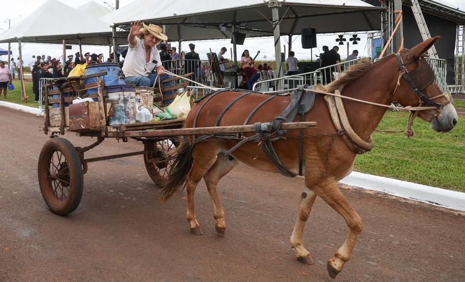 Com subsídio do Estado, Ratinho Junior entrega casas a 103 famílias de Rondon