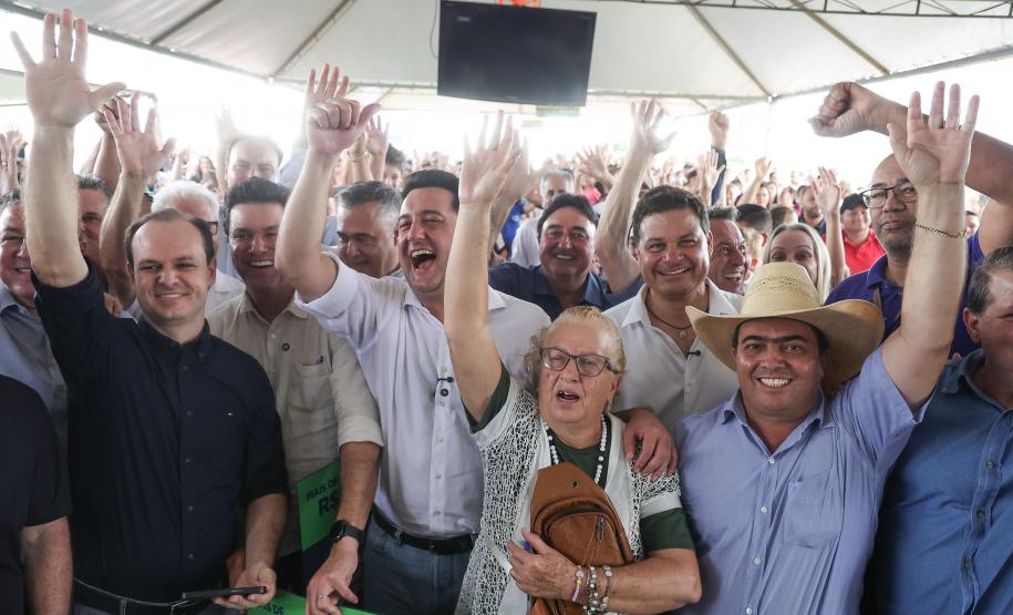 Com subsídio do Estado, Ratinho Junior entrega casas a 103 famílias de Rondon