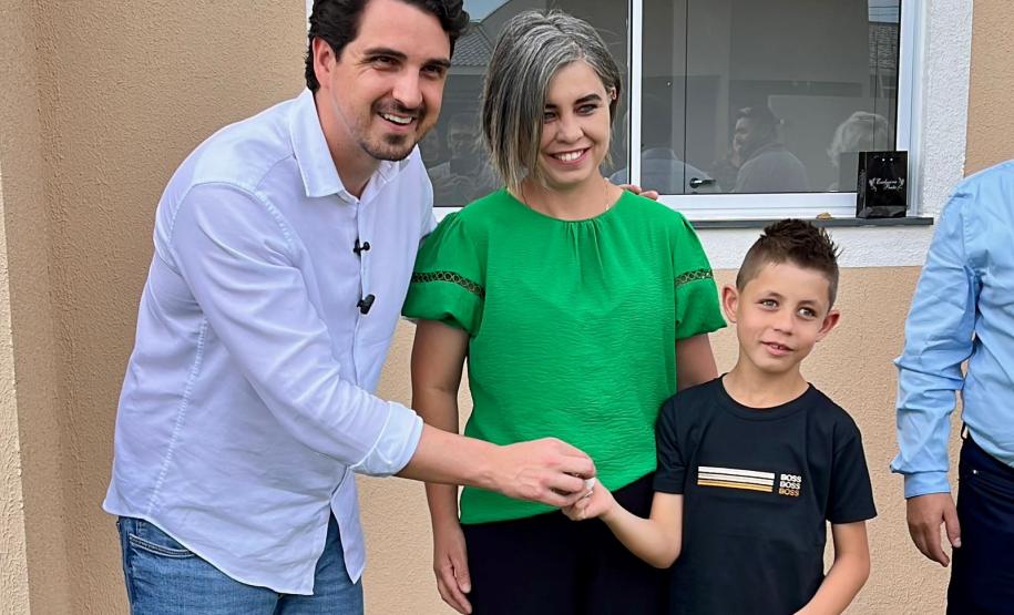 Recursos estaduais ajudam famílias de Irati a realizarem o sonho da casa própria