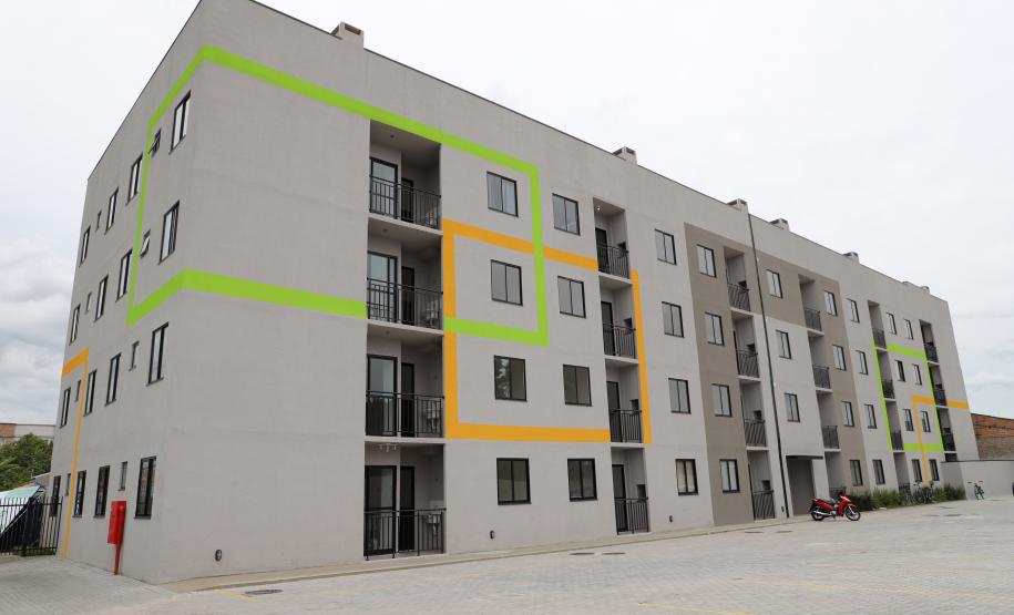 Com aporte do Casa Fácil Paraná, 51 novos apartamentos são entregues para famílias de Pinhais