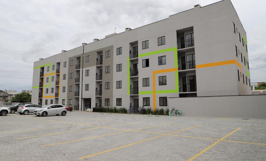 Com aporte do Casa Fácil Paraná, 51 novos apartamentos são entregues para famílias de Pinhais