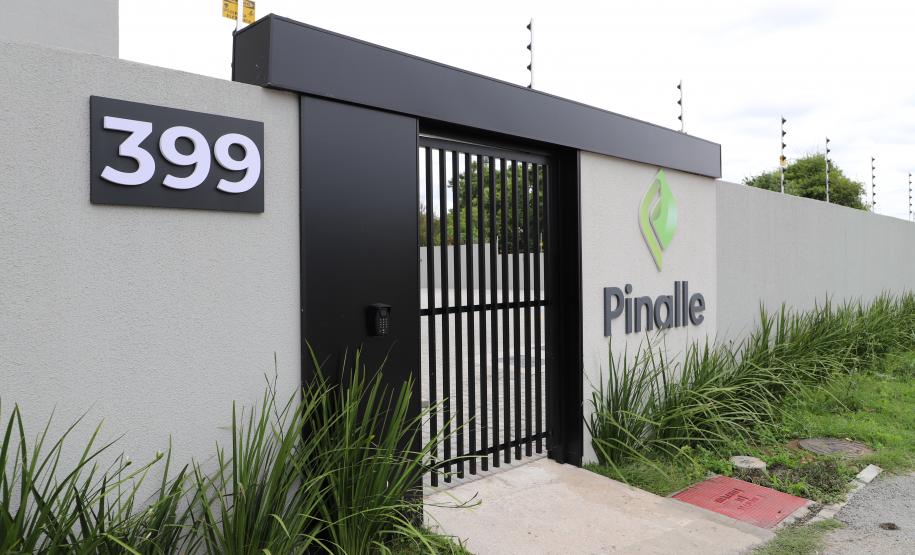 Com aporte do Casa Fácil Paraná, 51 novos apartamentos são entregues para famílias de Pinhais