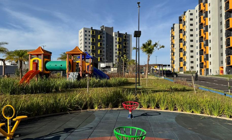 Mais de 130 mil famílias: Casa Fácil impulsiona habitação e movimenta a economia do Paraná