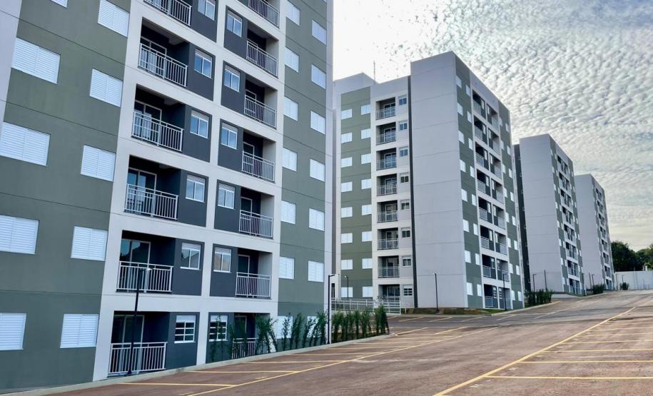 Mais de 130 mil famílias: Casa Fácil impulsiona habitação e movimenta a economia do Paraná