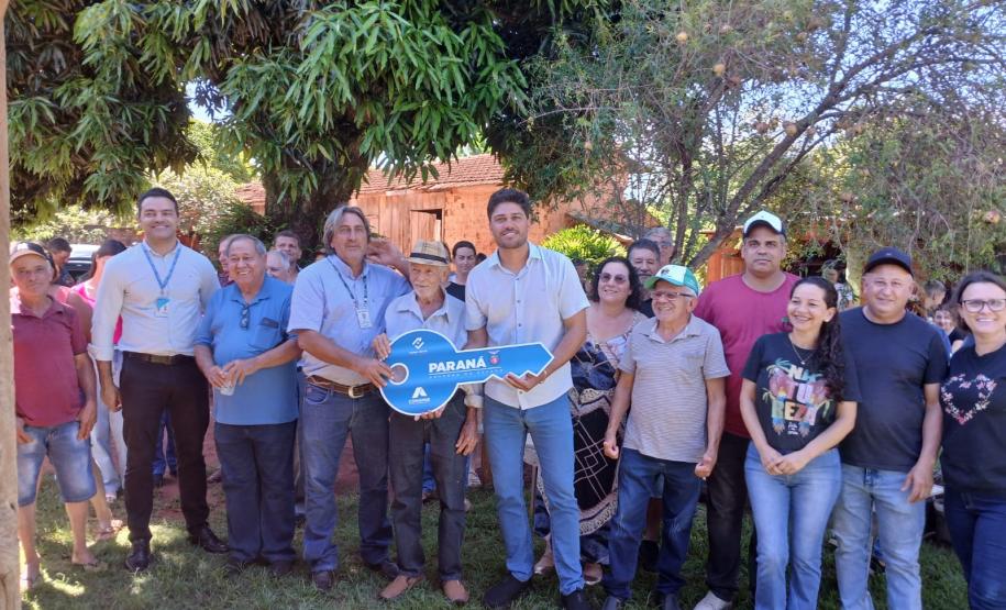 Com recursos do Casa Fácil, Cohapar entrega moradias rurais para famílias de Altônia