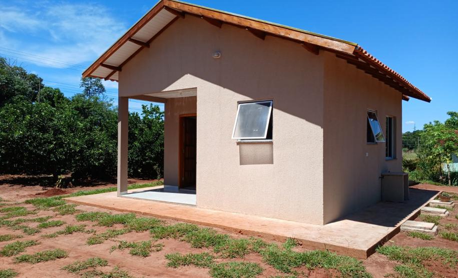 Com recursos do Casa Fácil, Cohapar entrega moradias rurais para famílias de Altônia