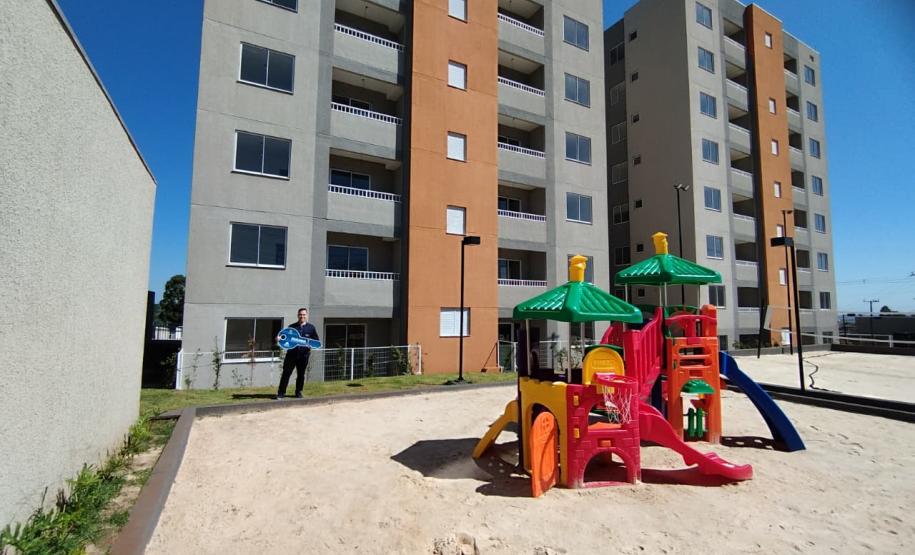 Estado investe R$ 2,5 milhões e entrega residencial com 160 apartamentos em Apucarana