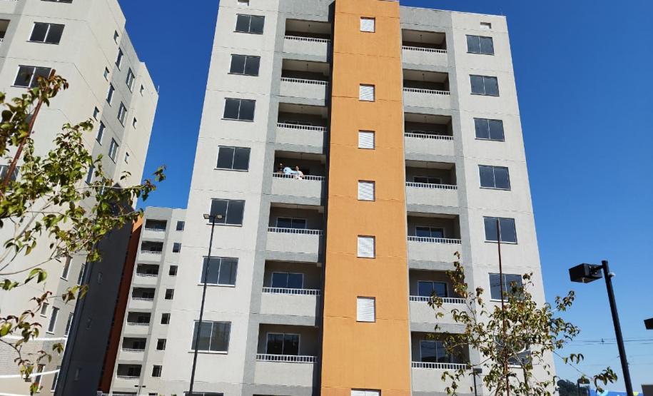 Estado investe R$ 2,5 milhões e entrega residencial com 160 apartamentos em Apucarana