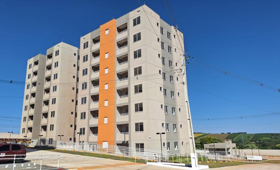 Estado investe R$ 2,5 milhões e entrega residencial com 160 apartamentos em Apucarana