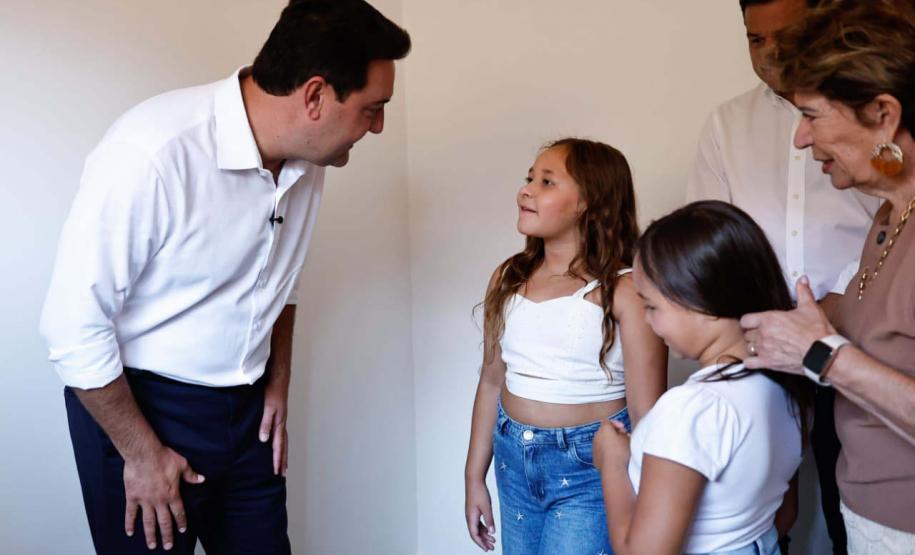 Governador entrega 220 casas em Ponta Grossa com investimento do Casa Fácil