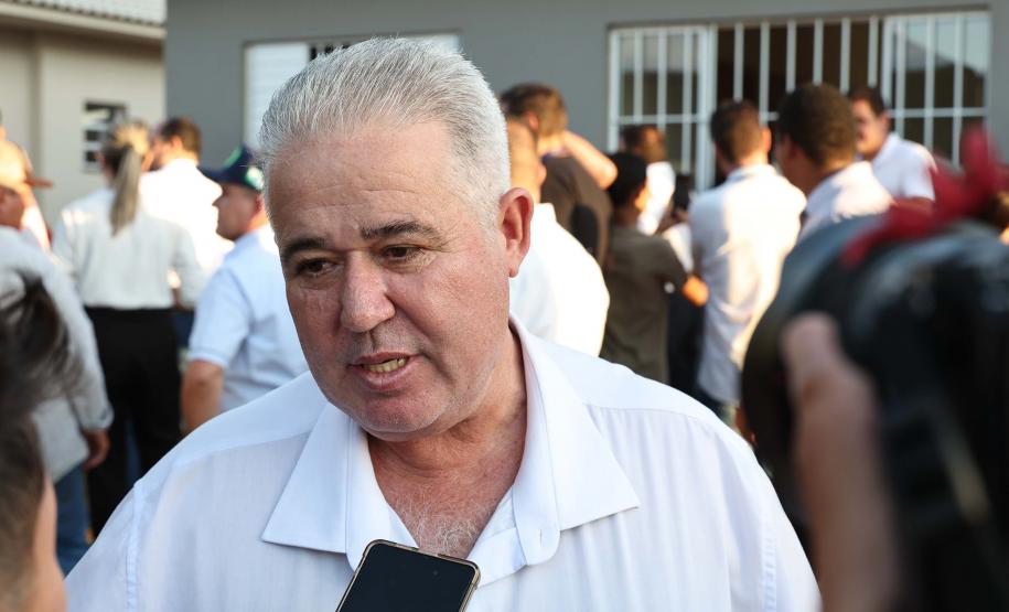 Governador entrega moradias e anuncia R$ 36,2 milhões para estradas rurais em Terra Rica