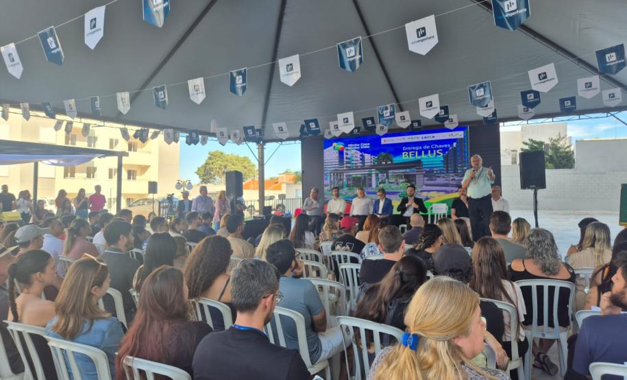 Com investimento de R$ 4,7 milhões do Casa Fácil, Cohapar entrega 256 apartamentos em Maringá