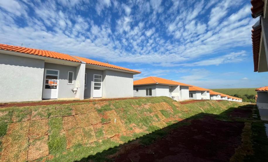 Aporte estadual de R$ 2,4 milhões garante entrega de 120 casas a famílias de Campo Mourão