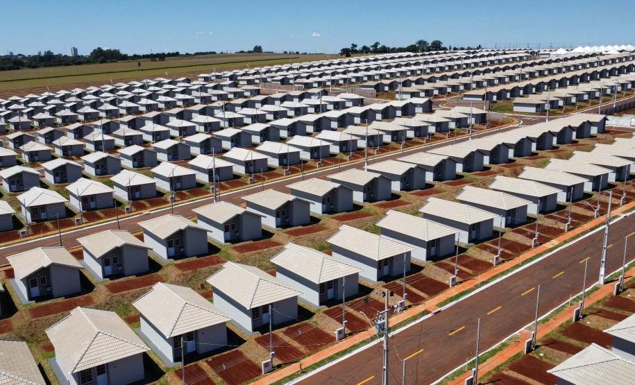 Com subsídio de entrada, programa do Paraná impulsiona construção de 976 empreendimentos habitacionais