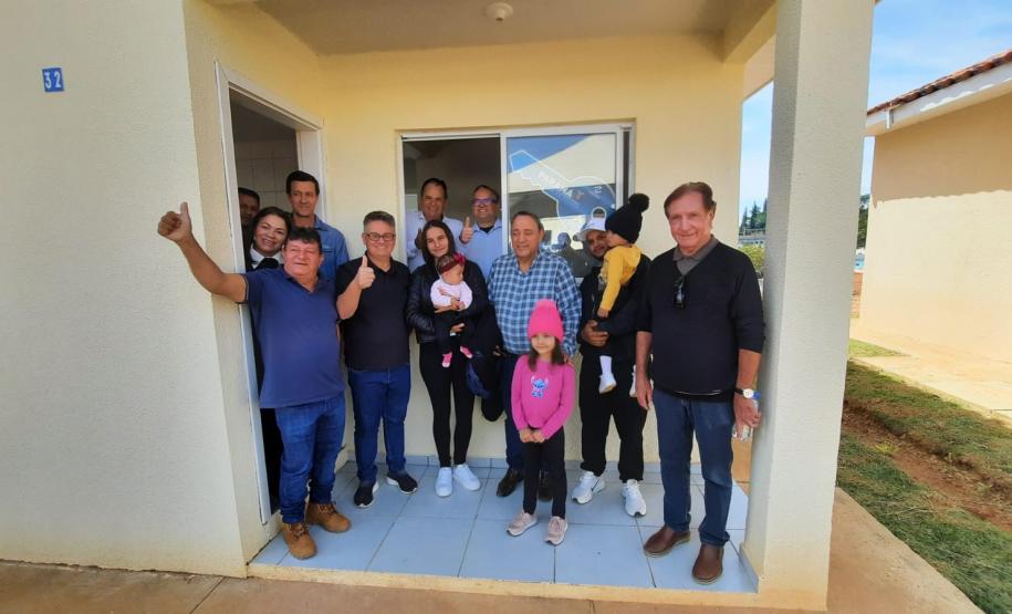 47 famílias de Figueira recebem moradias financiadas pela Cohapar