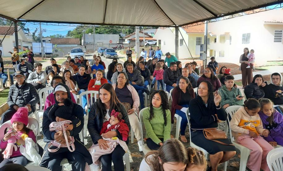 47 famílias de Figueira recebem moradias financiadas pela Cohapar