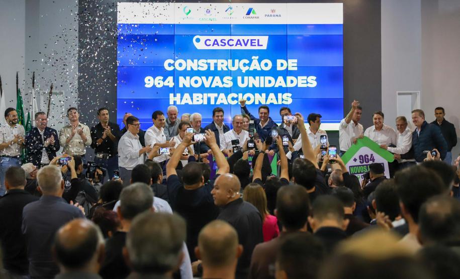 Governador autoriza 964 moradias e R$ 242 milhões em investimentos para Cascavel