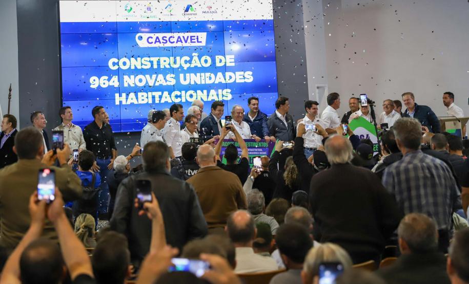 Governador autoriza 964 moradias e R$ 242 milhões em investimentos para Cascavel