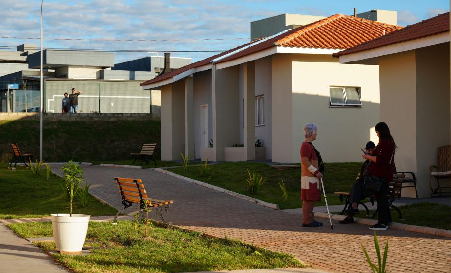 Governador destaca atendimento à terceira idade em visita ao Condomínio do Idoso de Cascavel