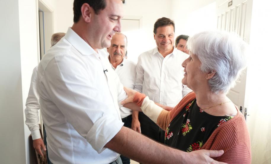 Governador destaca atendimento à terceira idade em visita ao Condomínio do Idoso de Cascavel