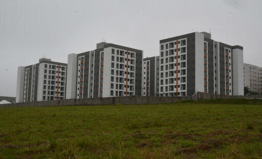 Ratinho Junior inaugura residencial com 320 unidades em Londrina, no Norte do Estado