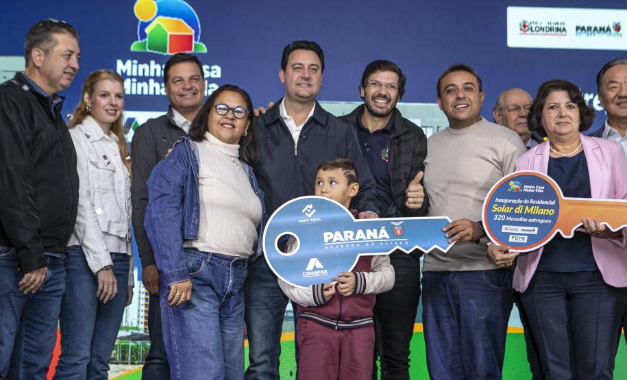 Ratinho Junior inaugura residencial com 320 unidades em Londrina, no Norte do Estado
