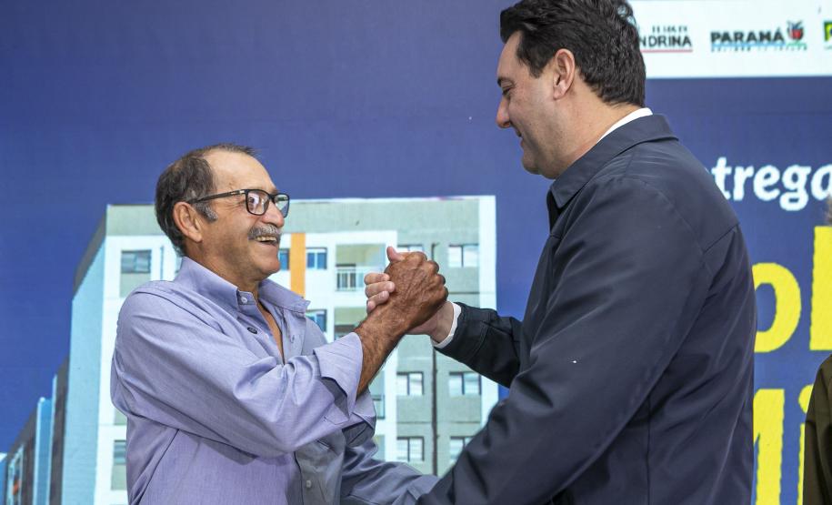 Ratinho Junior inaugura residencial com 320 unidades em Londrina, no Norte do Estado